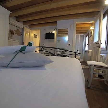 Guest house Casa Perla 3*